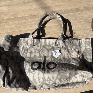 ALO Yoga Tie Dye Shopper Tote Bag